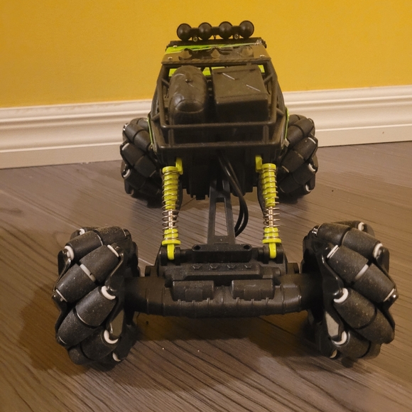 Hyper Drift Climbing King Remote Control Off-road Drifting Stunt Car(Cool Dance) - Picture 7 of 7